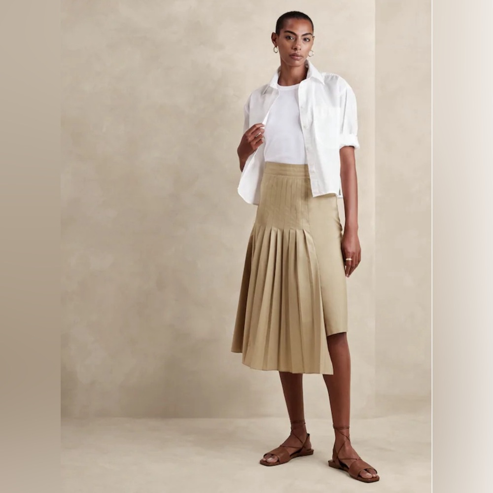 Banana Republic Factory pleated midi skirt